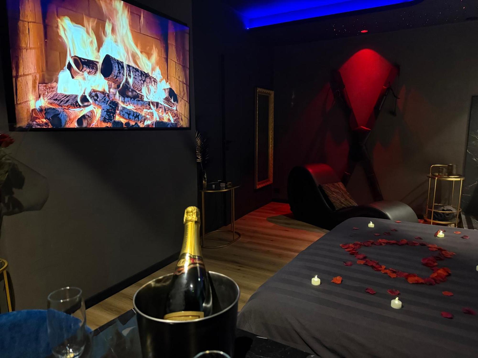 Loveroomxspa Bourg-Saint-Christophe Екстер'єр фото